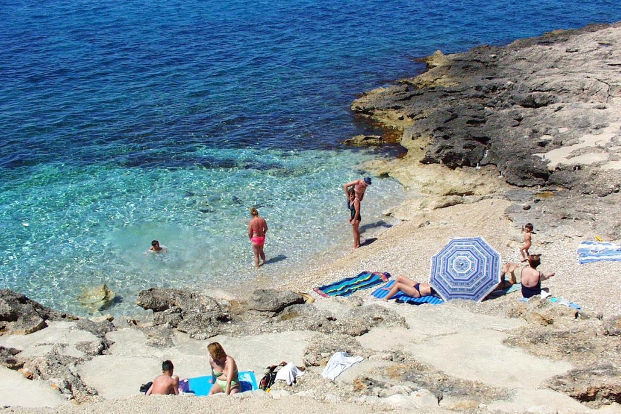 Apartments With A Parking Space Ivan Dolac, Hvar - 8753 외부 사진