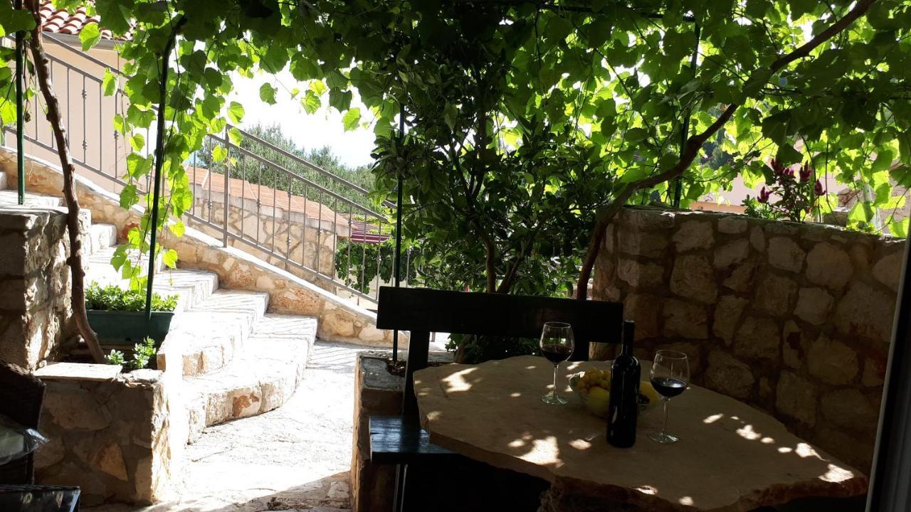 Apartments With A Parking Space Ivan Dolac, Hvar - 8753 외부 사진