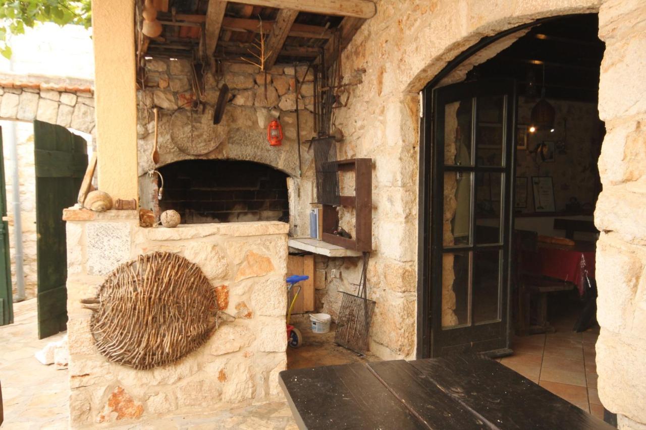 Apartments With A Parking Space Ivan Dolac, Hvar - 8753 외부 사진